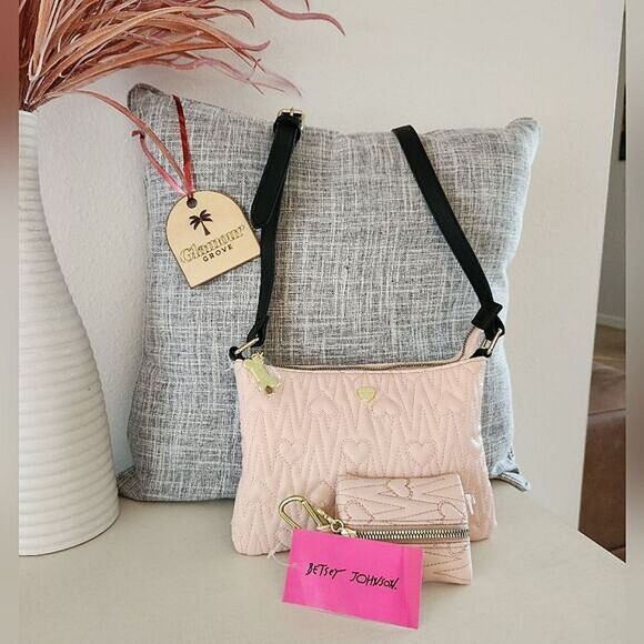 Betsy Johnson Pink Crossbody Pet Set Bag NWT - Picture 1 of 13